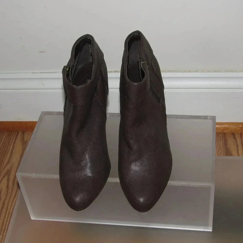 STYLE & CO Brown Ankle Booties Heel Shoes Size 7.5 - Picture 3 of 6